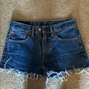 High wasted levi shorts
